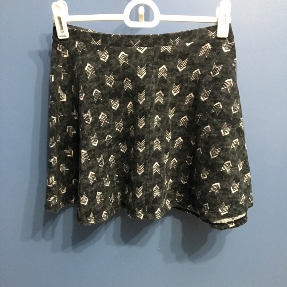 Arrow Patterned Skirt